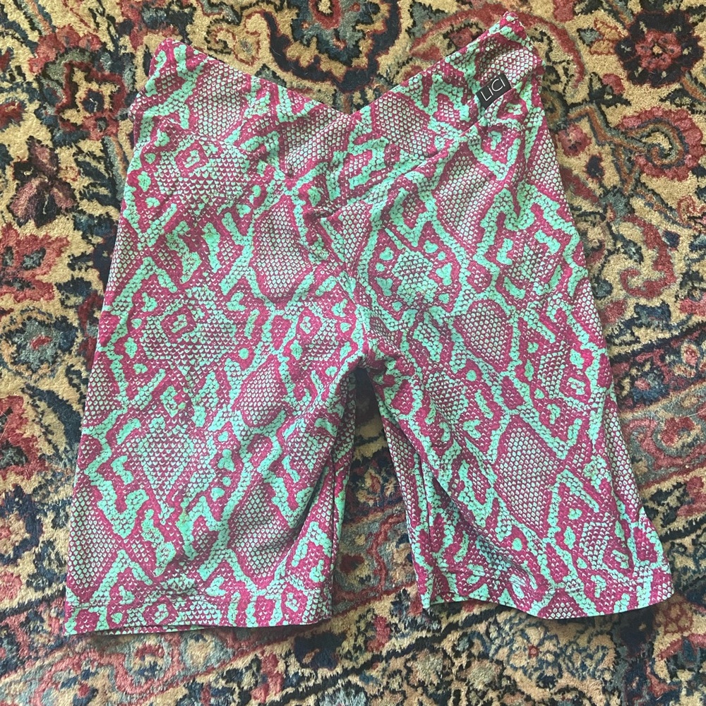 Lici Fit Viper V-Cut Scrunch Biker Shorts